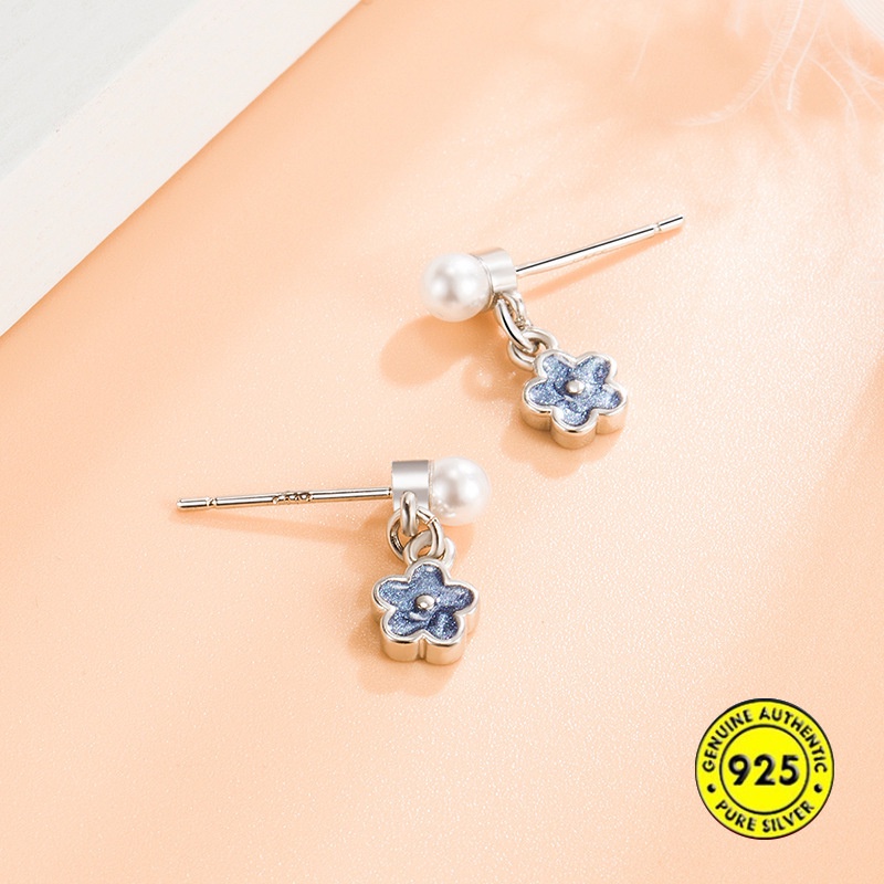 Anting Stud Desain Bunga Biru Aksen Mutiara Bahan Perak Murni Untuk Wanita