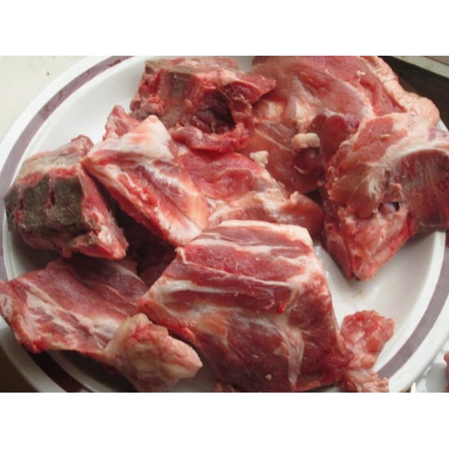 

TULANG PUNGGUNG / PORK BACKBONE BERAT 1KG