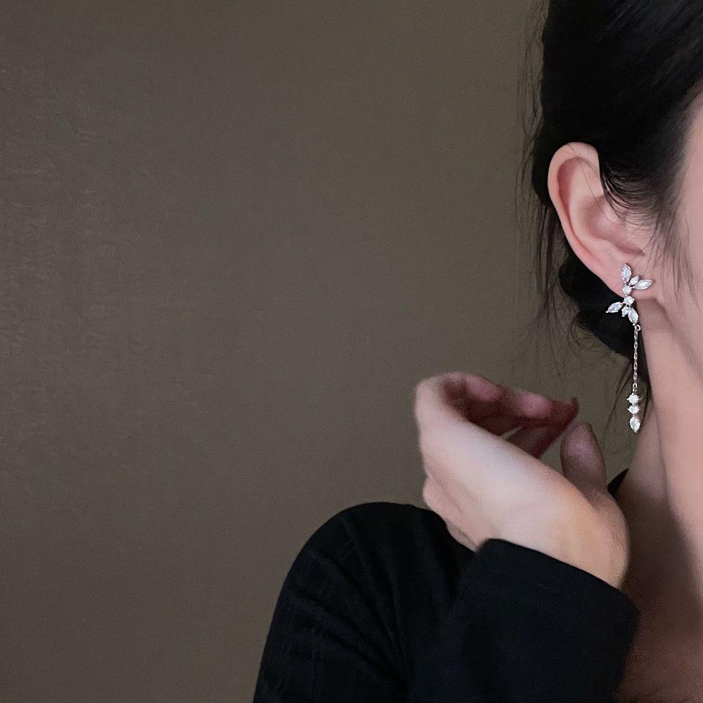 Agustinina Anting Rumbai Panjang Elegan Manis Perhiasan Fashion Berlian Imitasi Hadiah Indah Wanita Ear Studs