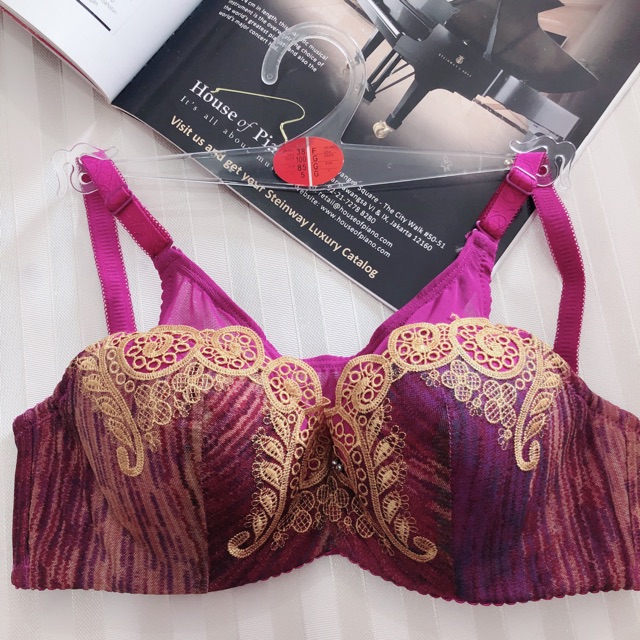 Bra (K-C7) Pakaian dalam wanita / berkawat motif unique