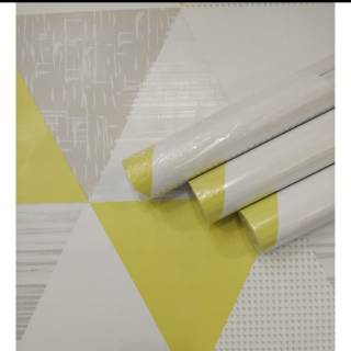 Wallpaper stiker  dinding  motif segitiga  kuning ukuran 