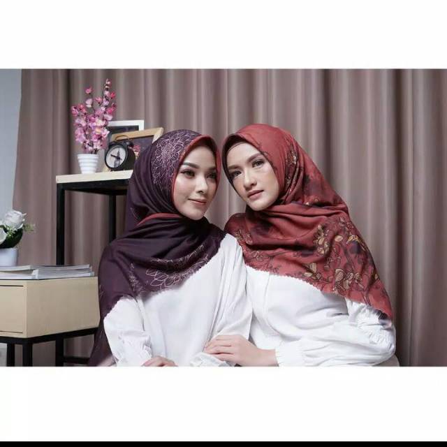 Kerudung Panaduo atau panasia duo motif , jadi 1 kerudung bisa duo motif