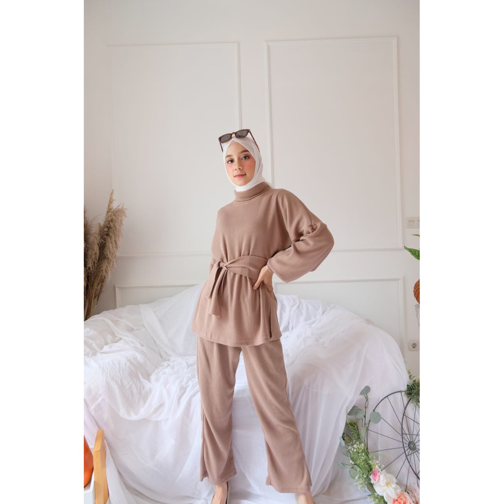 Stelan Pastel Celana Uniqlo Turtleneck Mosa Set / Widari Setelan Celana Polos Jumbo Wanita