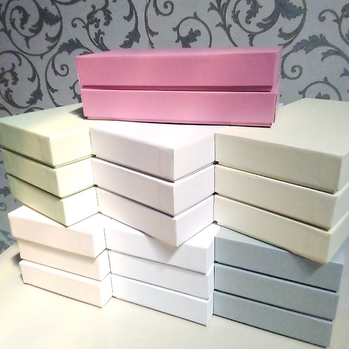 

Ginger- kotak kado/hardbox/box kado/giftbox/custom