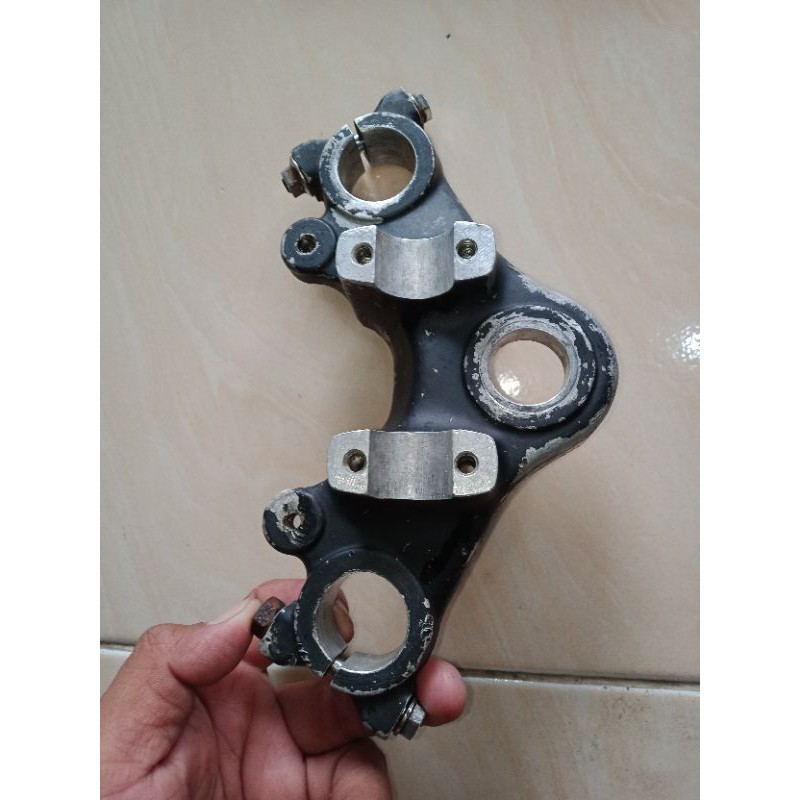 Segitiga T atas Honda GL100 gl 100 gl100 original
