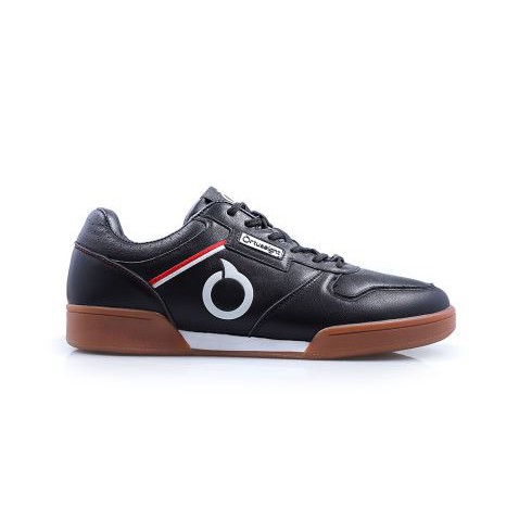 SEPATU SNEAKERS ORTUSEIGHT CAMBRIDGE