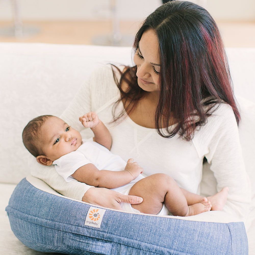 ergobaby feeding pillow