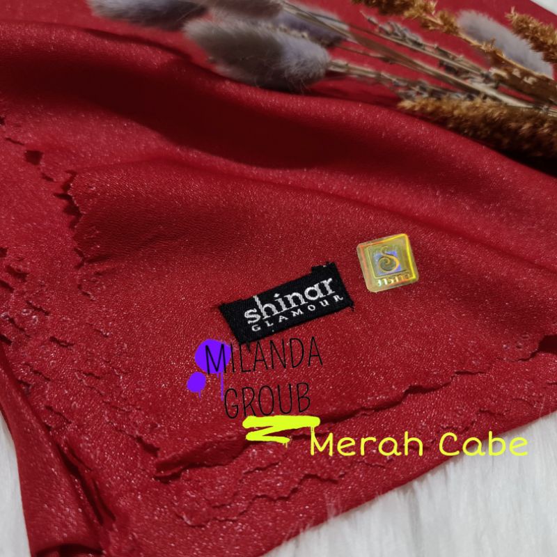 Kerudung shinar glamour Ansania Lacer Cut 110X110 CM-Merah Cabe