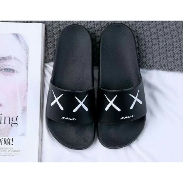 KAWS SLIDE ORIGINAL / SENDAL KAWS