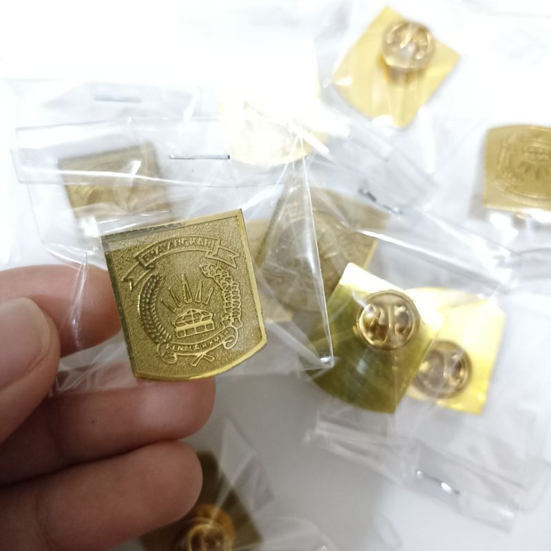 PIN LENCANA BHAYANGKARI EMAS GOLD TIPIS