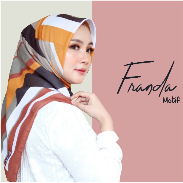 Franda Voal Printed Scarf by Zaneva Hijab l Series Selebgram Nurul Hikmah