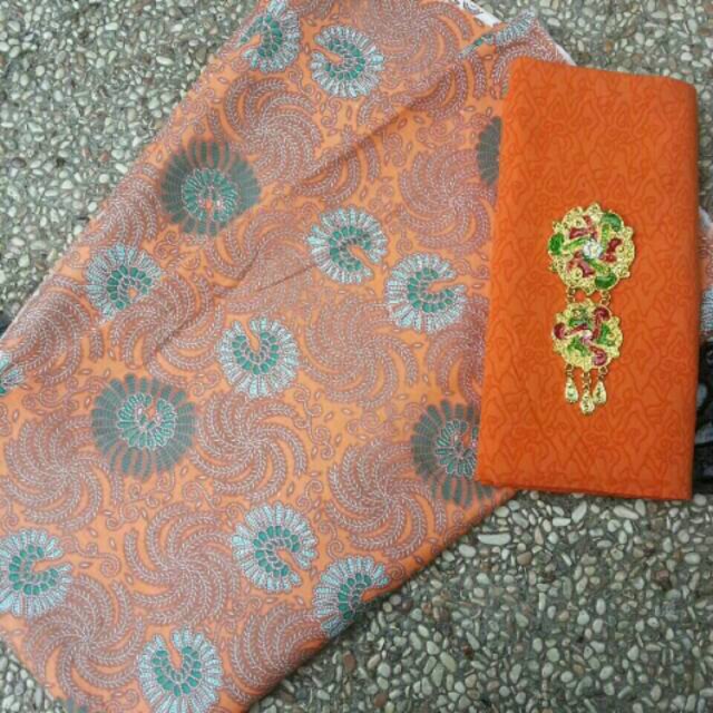 set kain batik dan embos
