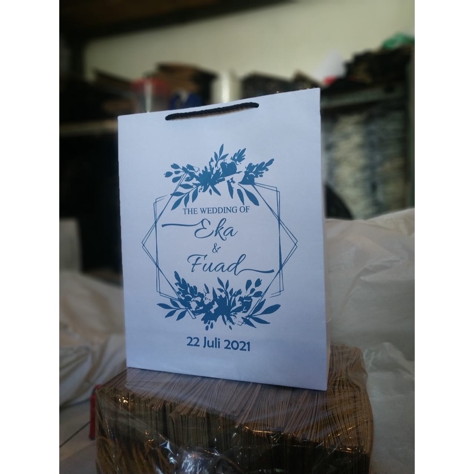 

paperbag custom craft putih uk P22 L8 T27(Medium),paperbag murah,paperbag sablon