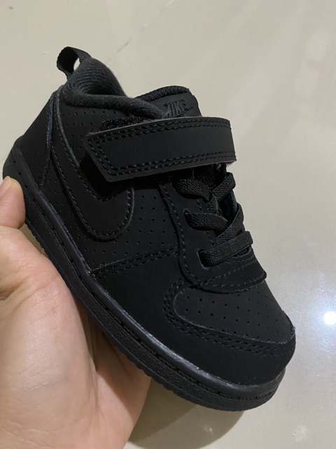 black nike borough