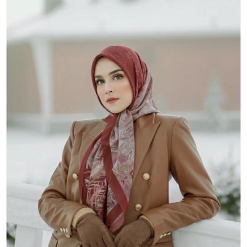 Buttonscarves Frozen Teaberry