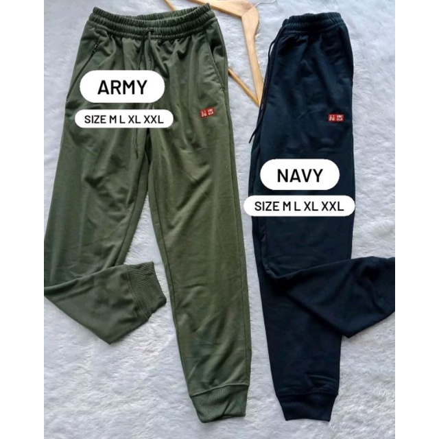 CELANA TRENENG UNIQLO/CELANA OLAHRAGA UNISEX