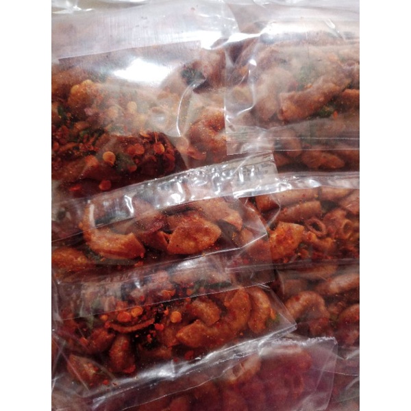 

Makaroni Ngehe Pedas Nampol Aroma Daun Jeruk 288 gr 1 Bungkus isi 18 pack