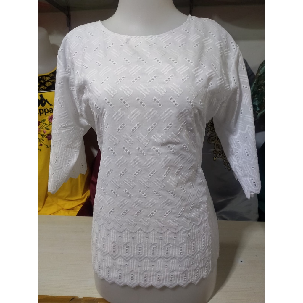 Blouse katun bolong putih tangan lurus
