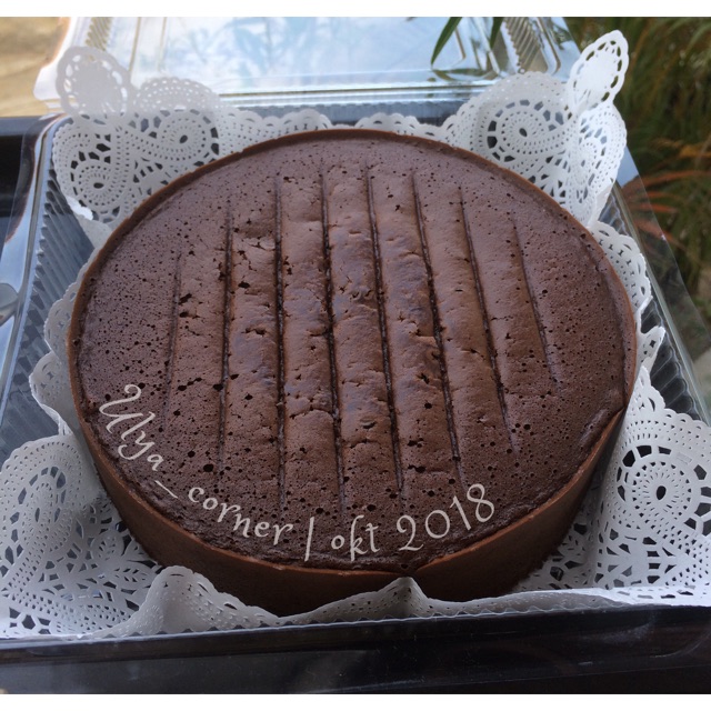 

Dark chocolate cake