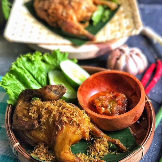 

Puyuh Perancis (burung puyuh) bumbu lokal & sambal dadak
