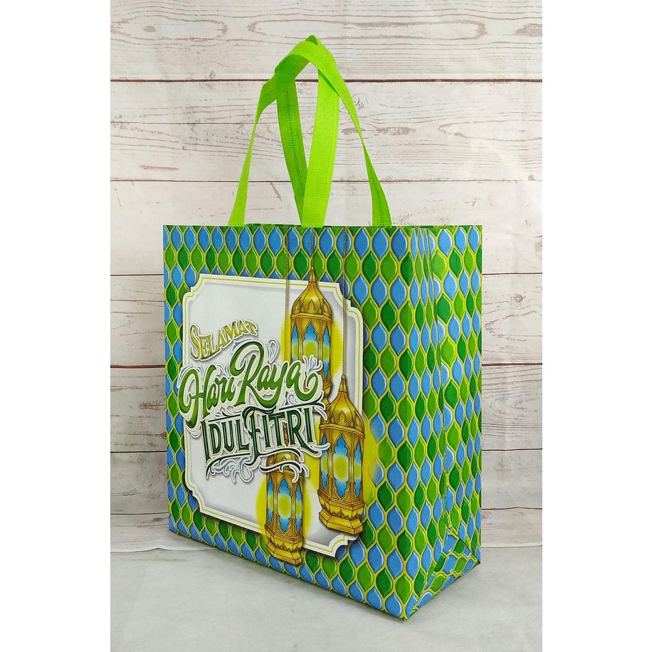 

Tas Lebaran Laminasi | Tas Bingkisan Lebaran | Tas Idul Fitri Laminasi Green Patern 38X35X15