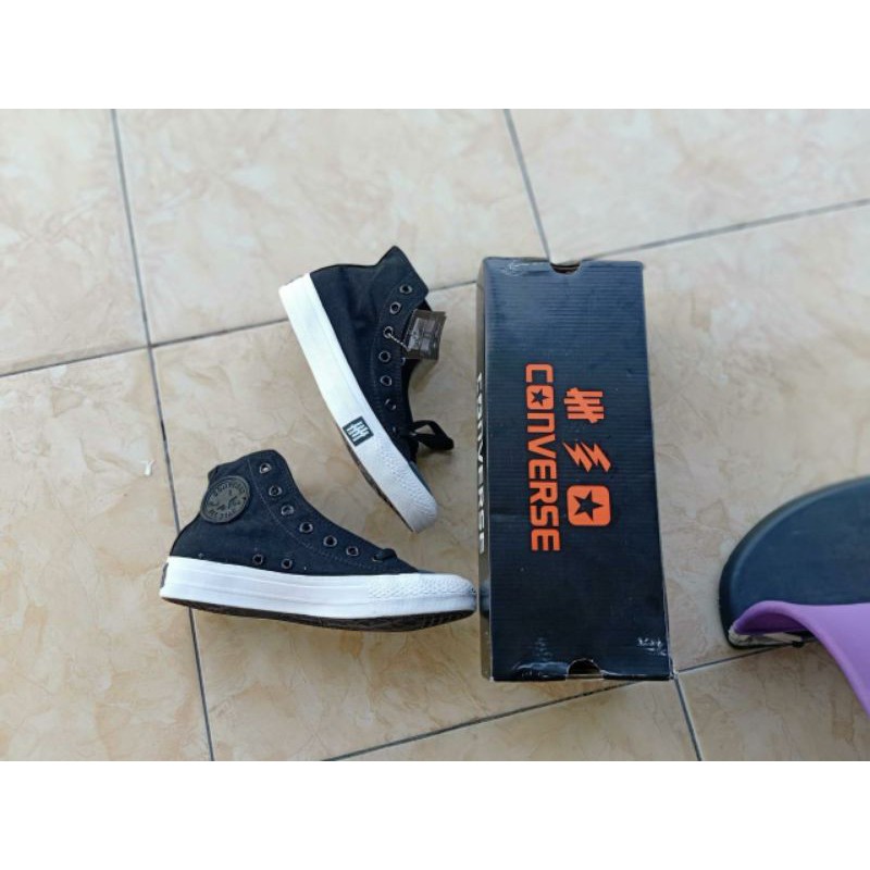 PROMO SEPATU UNDEFEATED HIGH IMPORT VIETNAM BNIB NAVY MARON GREY BLACK WHITE HITAM PUTIH PRIA WANITA