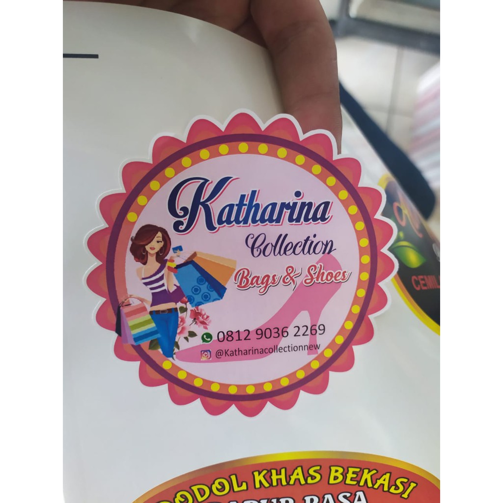 

CETAK STIKER CUSTOM - LABEL NAMA - LABEL BULAT - LABEL MAKANAN
