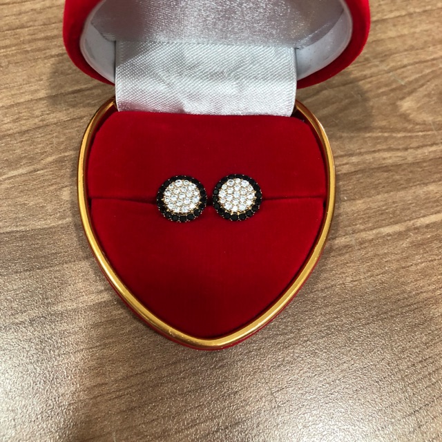 Giwang carla bulat zircon hitam putih