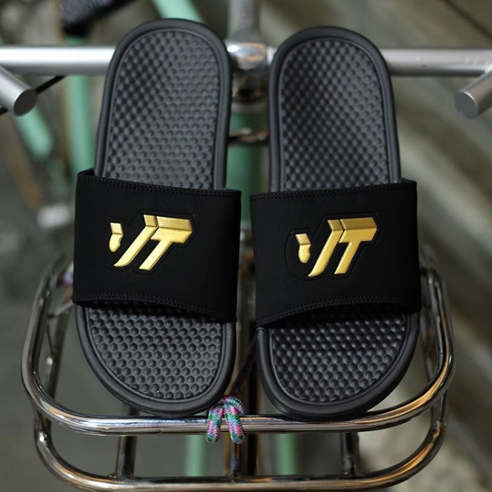 Sandal flip flop pria original JT black gold