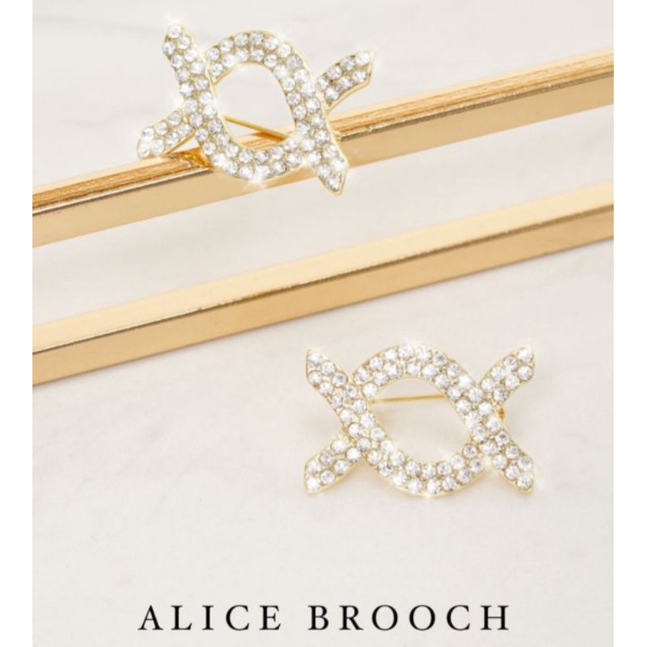 Alice Brooch by Wearing Klamby