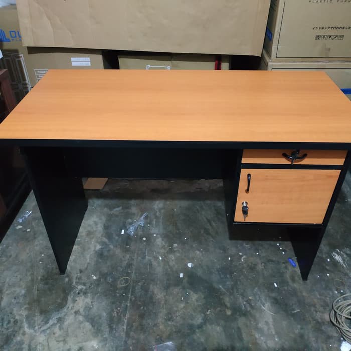 Meja tulis meja kantor 1 2 biro panjang 120 Perkasa Meja tulis meja kantor 1 2 biro panjang 120 Perkasa