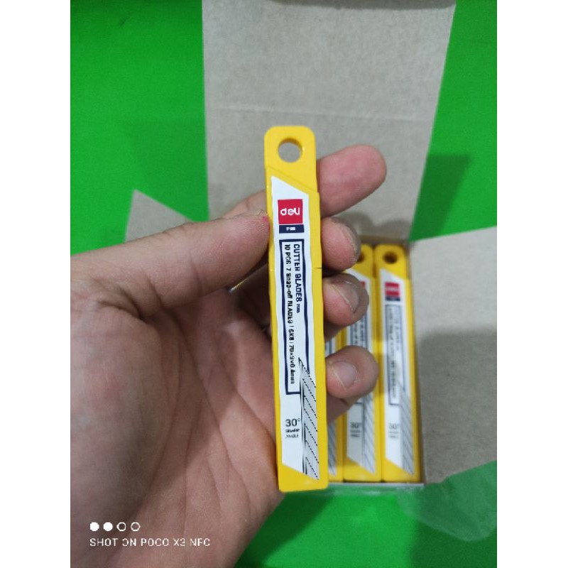 

isi cutter 30 derajat deli isi 10 buah pisau isi cutter runcing art