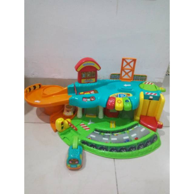 Vtech toot toot driver garage