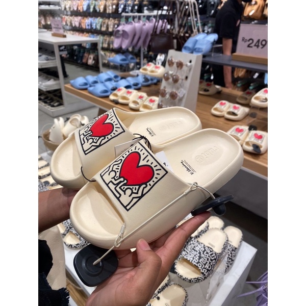 Jastip sendal Rubi x Keith haring 