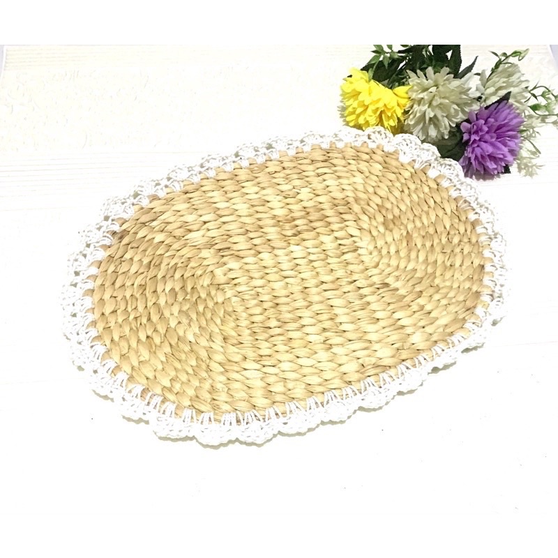 Placemate Oval Macrame Renda Putih