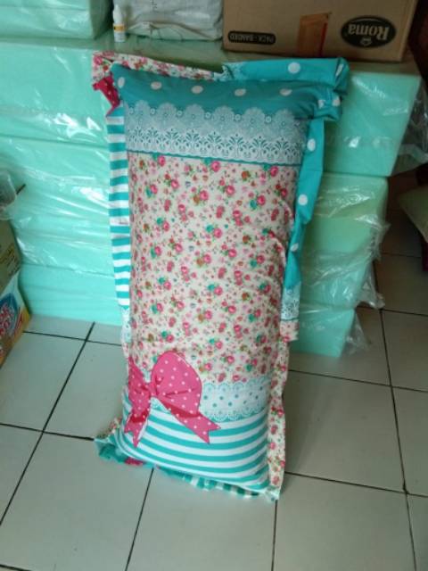 Bantal Cinta Isi Busa potongan,  Bantal cinta