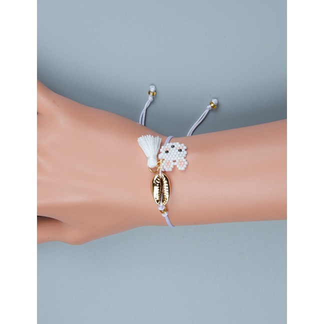 LRC Gelang Tangan Fashion White Braided White Rabbit Shell Bracelet F55387