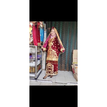 baju penganten adat koto gadang Minang.