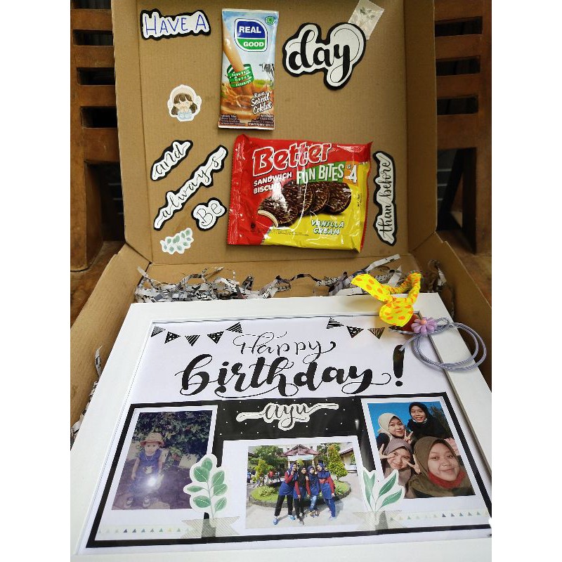 

Hampers kado lettering