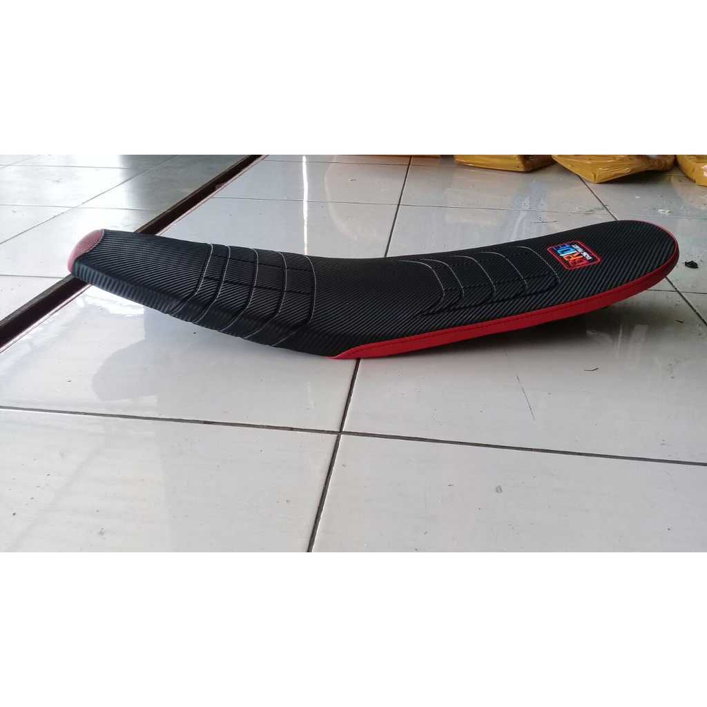 Jok Motor SATRIA FU slim Bahan Carbon Variasi list Merah