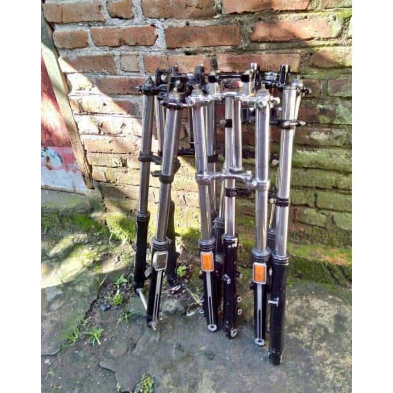 SEKOK DEPAN GL PRO,GL MAX,GL SERIS ORI SHOCK SHOCKBREAKER KOMPLIT SEGITIGA