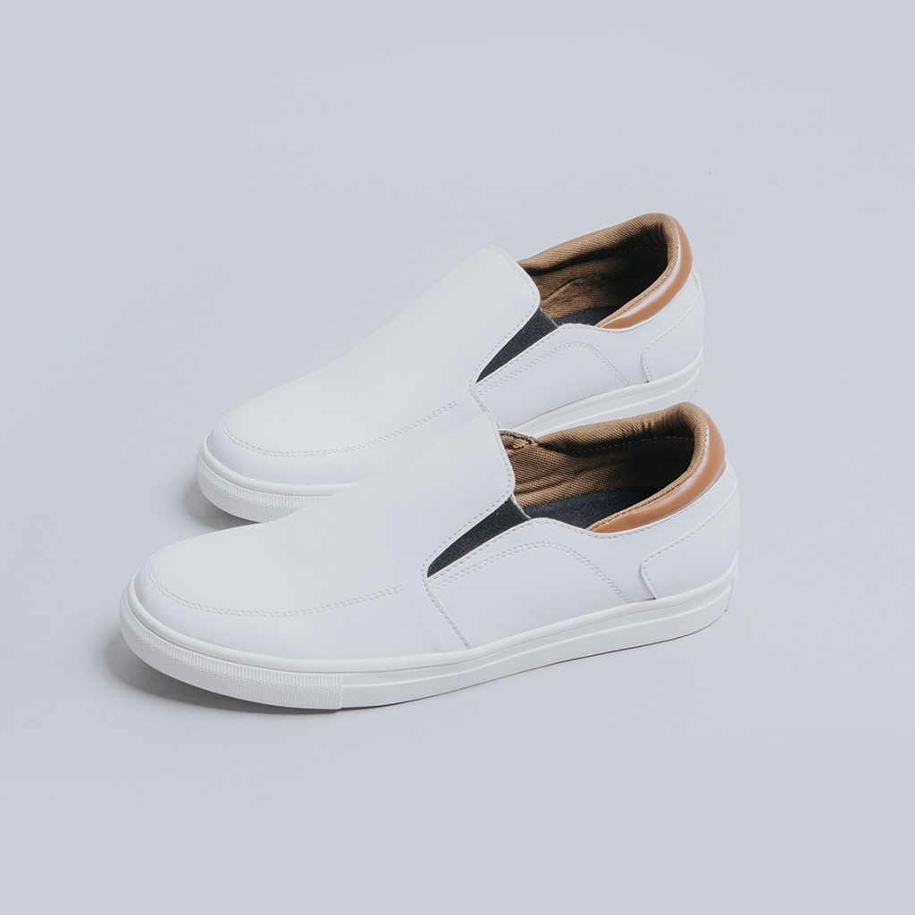 ALISSON WHITE | ManNeedMe x Lvnatica | Sepatu Slip On Pria Cowok ORIGINAL