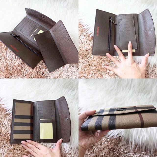 

Burberry fold wallat