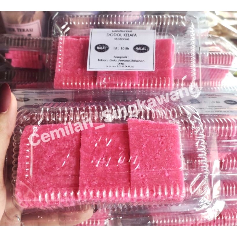 

Cemilan jadul manisan kelapa serut 100% alami gula murni khas singkawang / kalimantan