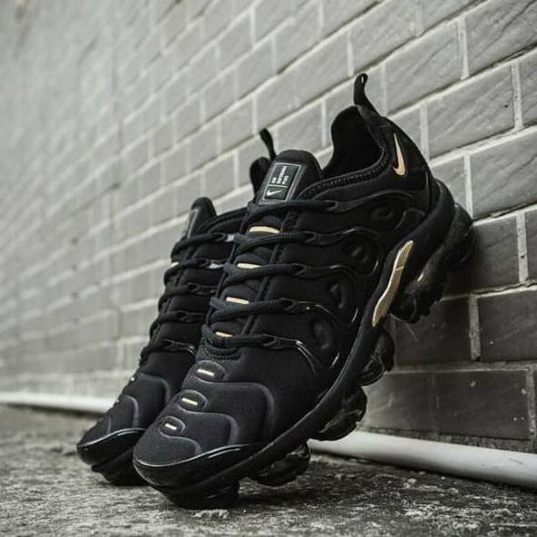 harga nike vapormax plus original