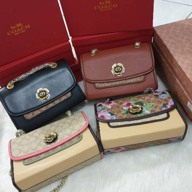 

COACH PARKER FREE BOX