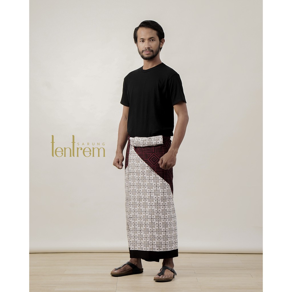 Sarung Tentrem (ST 25) MERAH