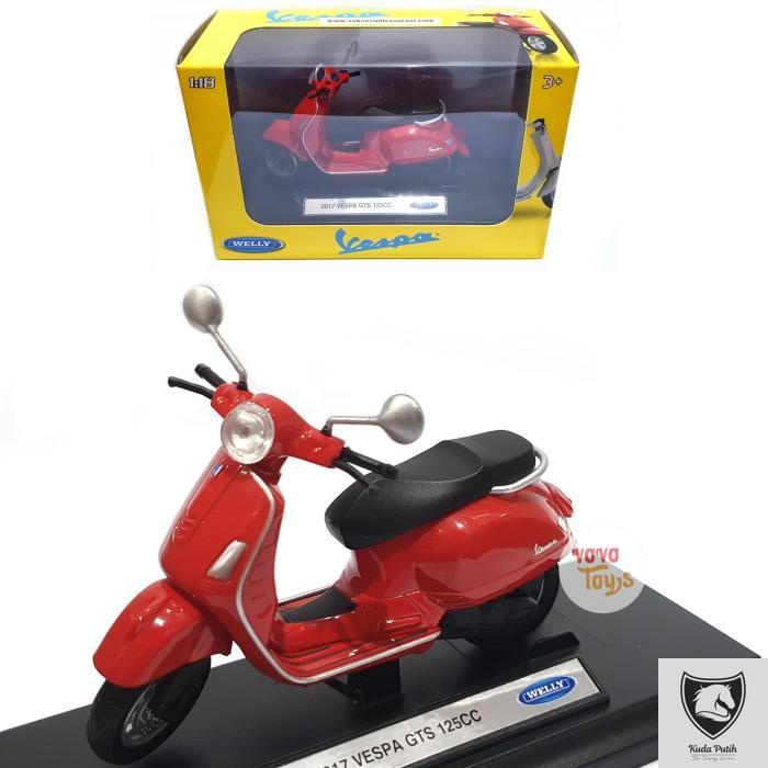 Welly 1/18 2017 Vespa Gts 125Cc Red By Eastern