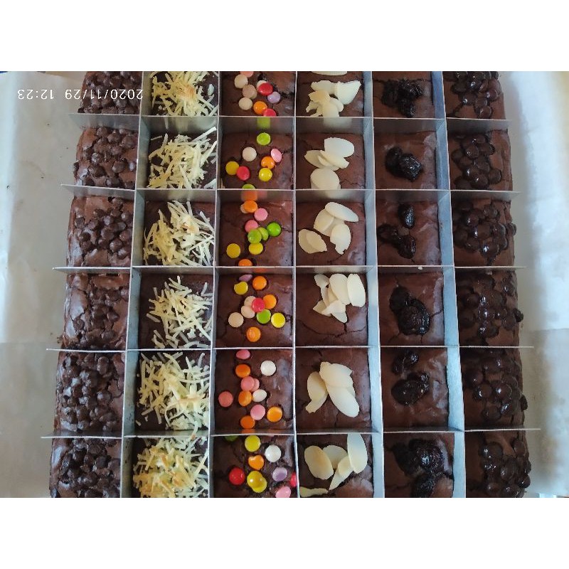 

Brownies fudgy crust dan lembut bahan berkualitas harga bersahabat