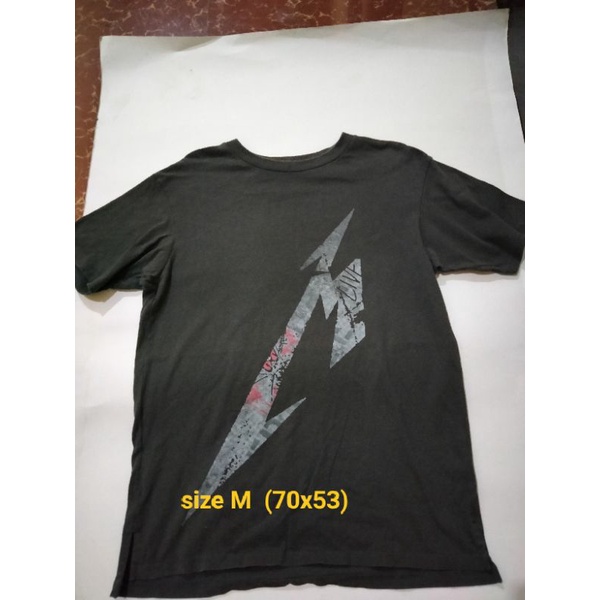 kaos uniqlo x metalica